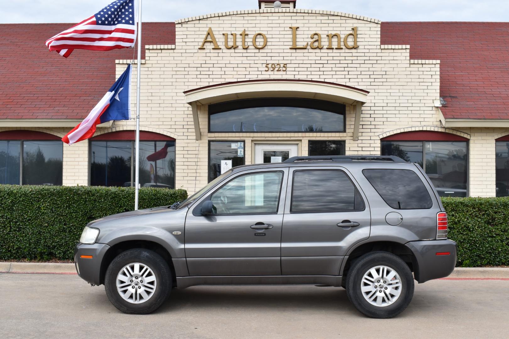 2005 Gray /Black Mercury Mariner Convenience 2WD (4M2YU56Z15D) with an 2.3L L4 DOHC 16V engine, 4-Speed Automatic transmission, located at 5925 E. BELKNAP ST., HALTOM CITY, TX, 76117, (817) 834-4222, 32.803799, -97.259003 - Purchasing a 2005 Mercury Mariner Convenience 2WD can be a wise choice for several reasons: Affordability: The 2005 Mercury Mariner Convenience 2WD is often available at a reasonable price point, making it an attractive option for budget-conscious buyers. Compact SUV Practicality: As a compact - Photo#0